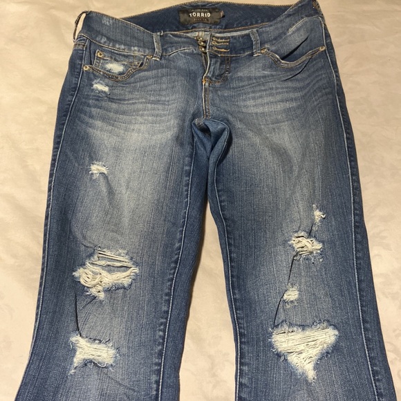 Torrid skinny jeans - great shape! - Picture 3 of 5
